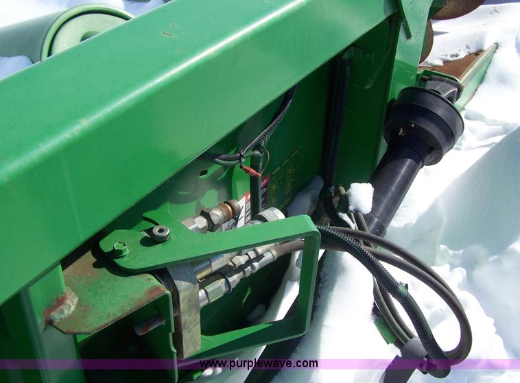 image for item 7290 2004 John Deere 1293 corn head