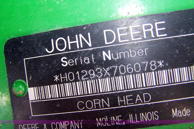 image for item 7290 2004 John Deere 1293 corn head