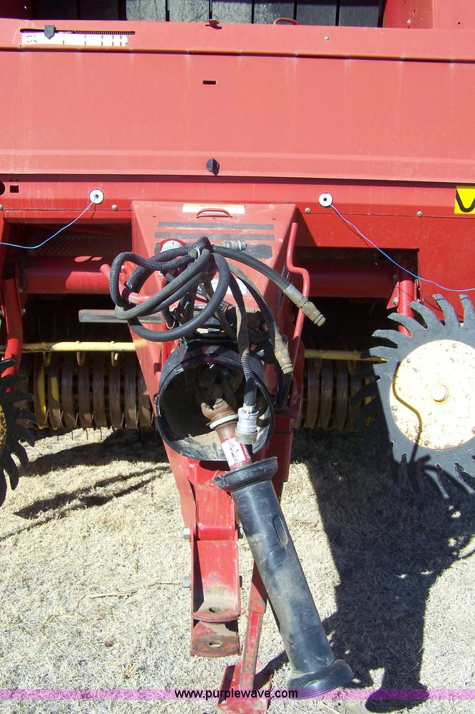 image for item 7457 1998 New Holland 664 round baler