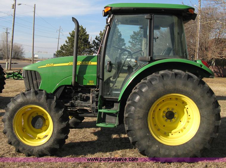 image for item 8212 2005 John Deere 5525 MFWA tractor