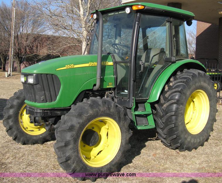 image for item 8212 2005 John Deere 5525 MFWA tractor