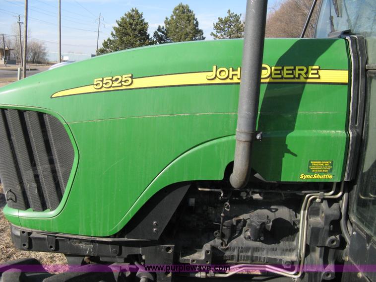 image for item 8212 2005 John Deere 5525 MFWA tractor
