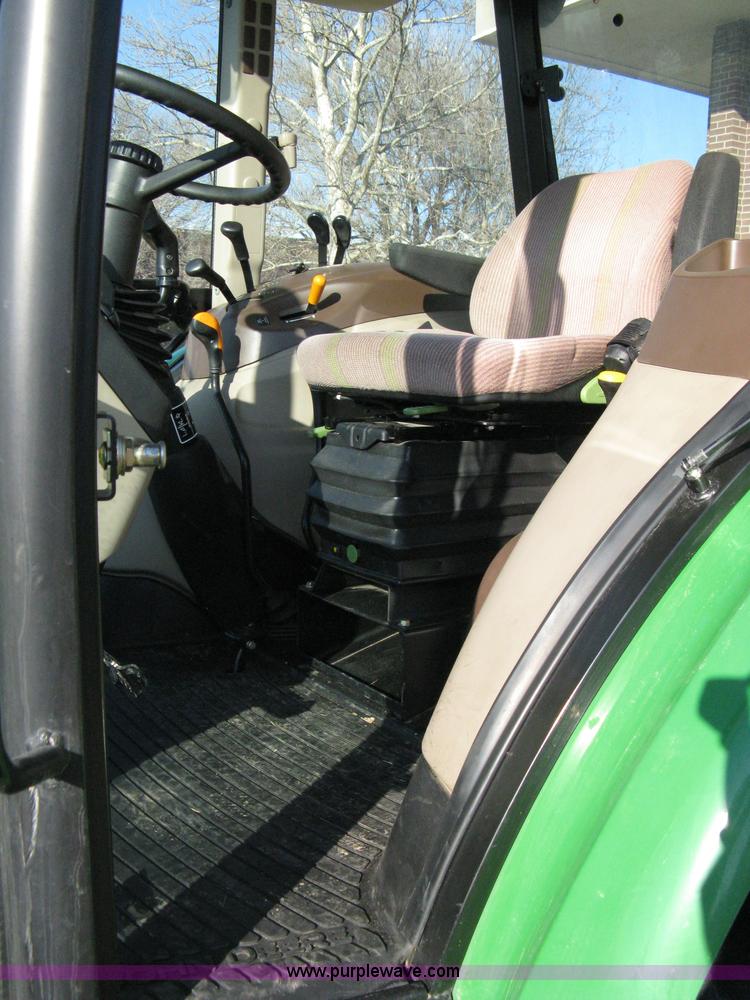 image for item 8212 2005 John Deere 5525 MFWA tractor