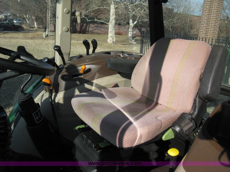 image for item 8212 2005 John Deere 5525 MFWA tractor