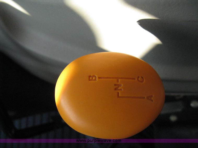 image for item 8212 2005 John Deere 5525 MFWA tractor