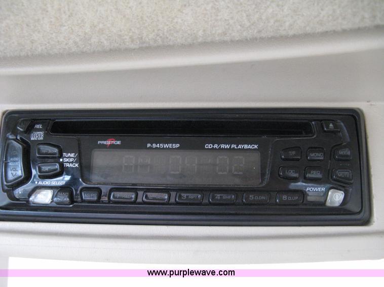 image for item 8212 2005 John Deere 5525 MFWA tractor