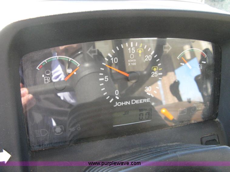 image for item 8212 2005 John Deere 5525 MFWA tractor