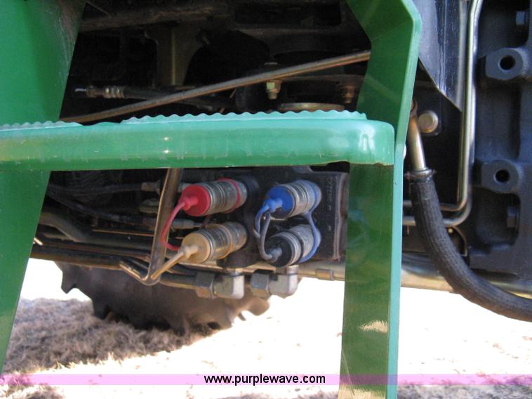 image for item 8212 2005 John Deere 5525 MFWA tractor
