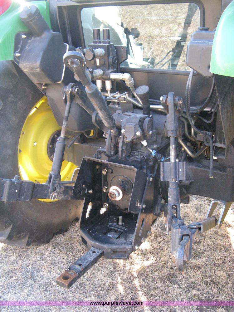 image for item 8212 2005 John Deere 5525 MFWA tractor