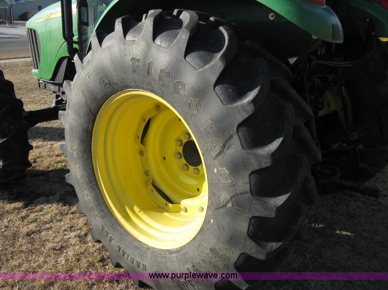 image for item 8212 2005 John Deere 5525 MFWA tractor