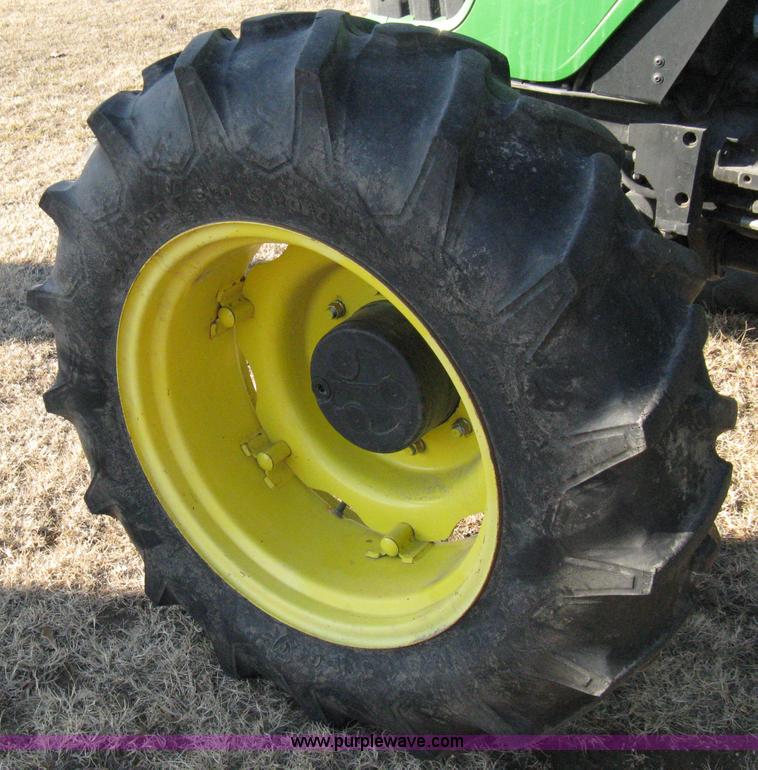 image for item 8212 2005 John Deere 5525 MFWA tractor