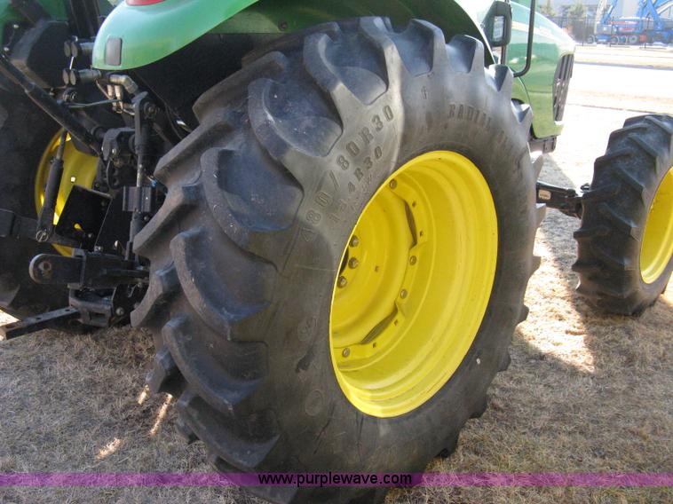 image for item 8212 2005 John Deere 5525 MFWA tractor