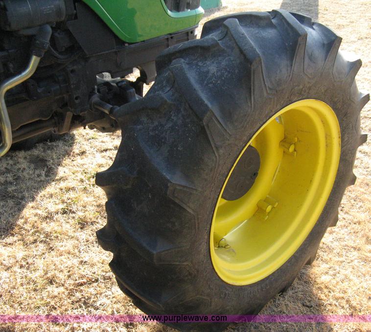 image for item 8212 2005 John Deere 5525 MFWA tractor