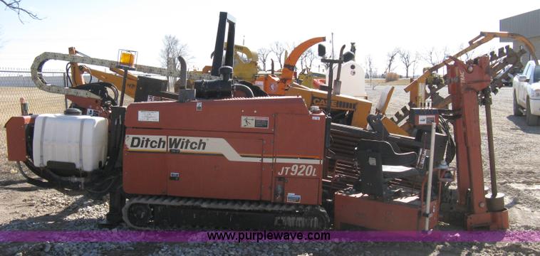 image for item 8225 2000 Ditch Witch JT920L directional boring machine