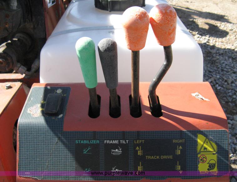 image for item 8225 2000 Ditch Witch JT920L directional boring machine