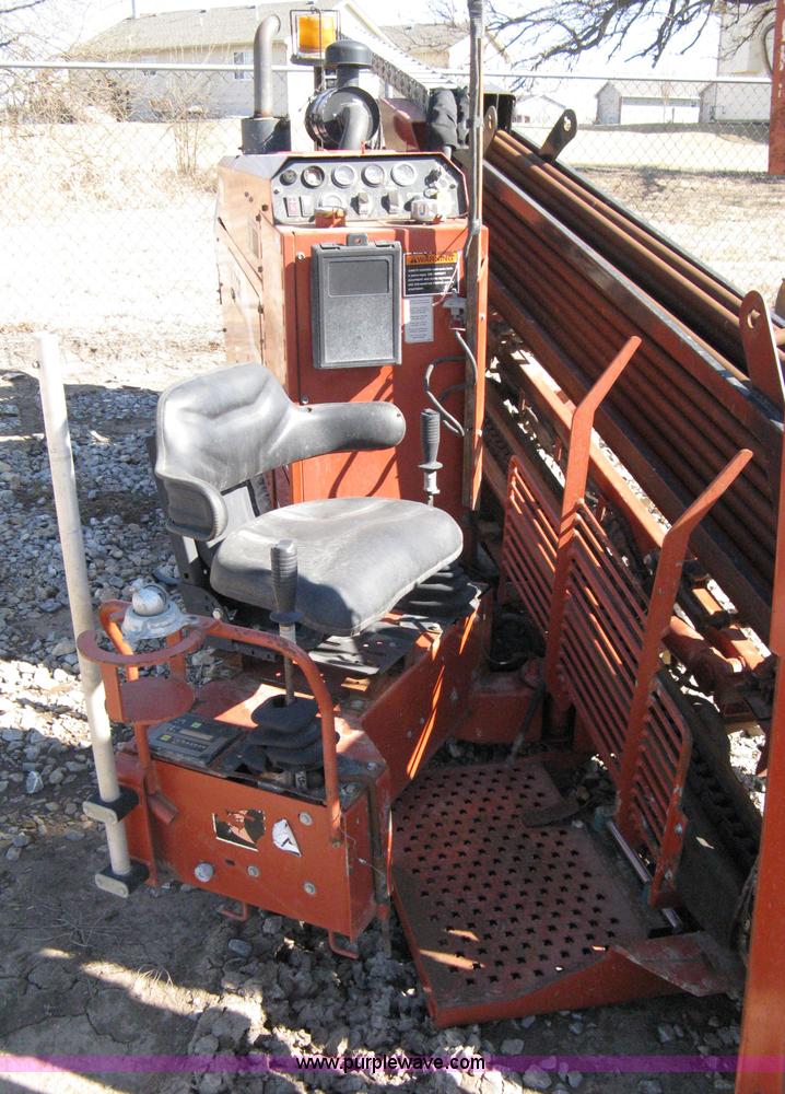 image for item 8225 2000 Ditch Witch JT920L directional boring machine