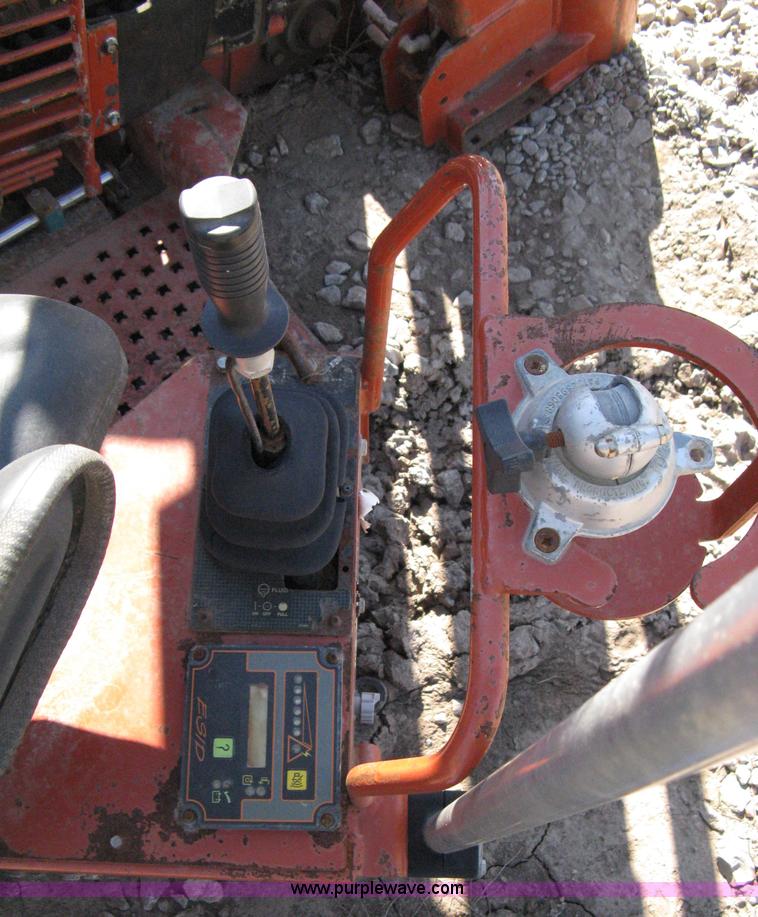 image for item 8225 2000 Ditch Witch JT920L directional boring machine