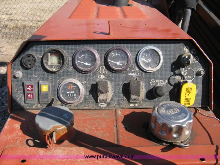 image for item 8225 2000 Ditch Witch JT920L directional boring machine