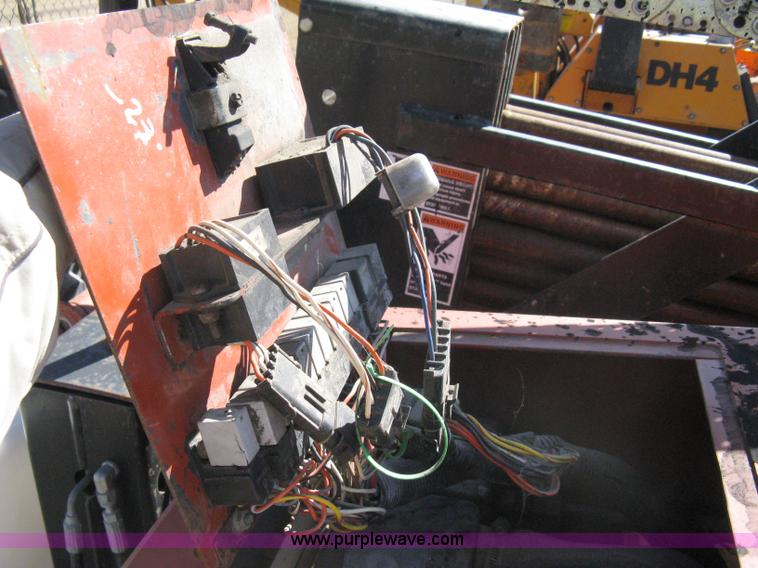 image for item 8225 2000 Ditch Witch JT920L directional boring machine