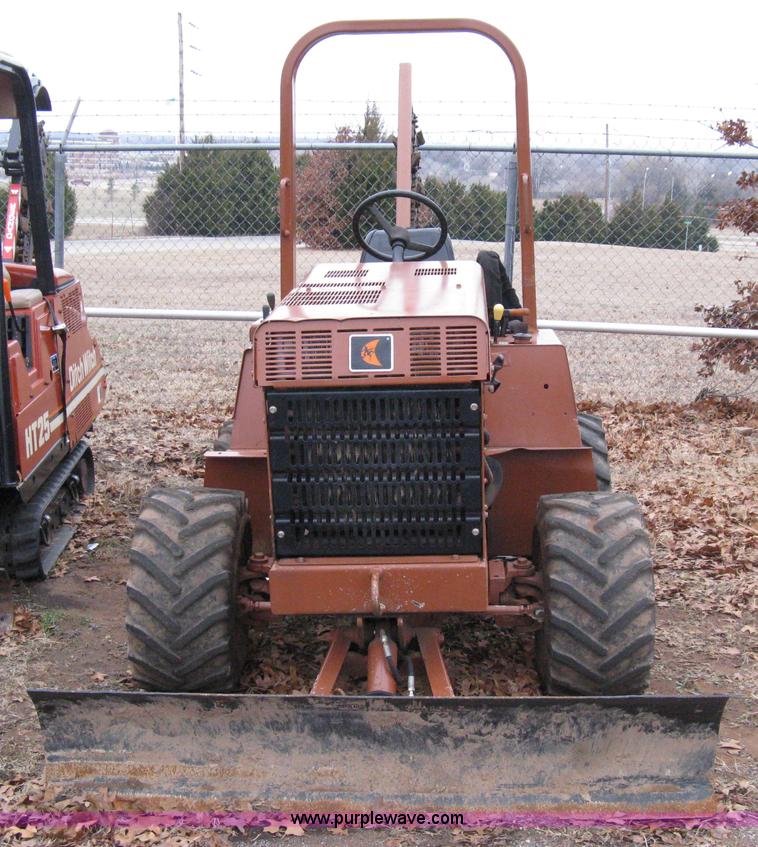image for item 8228 2000 Ditch Witch 3700DD trencher