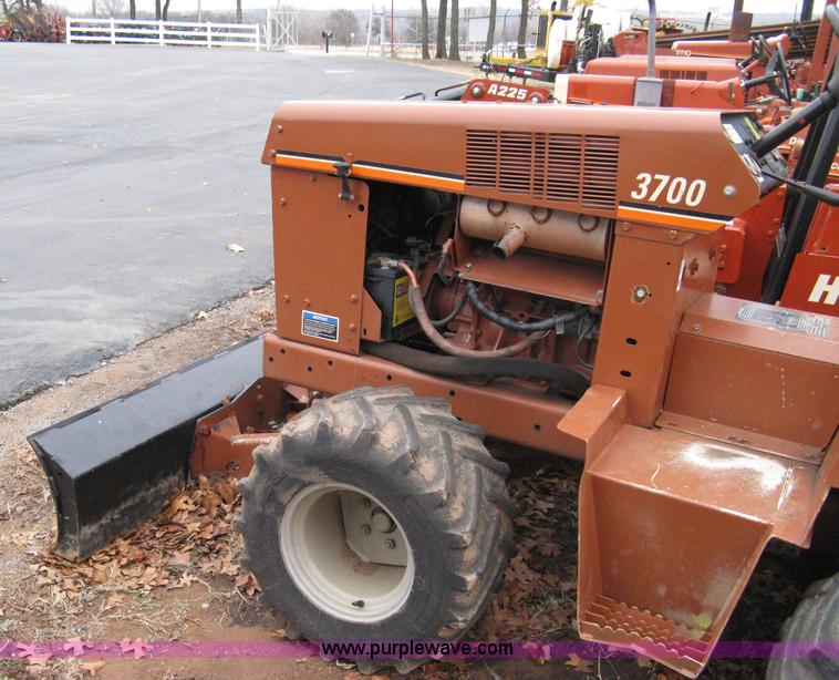 image for item 8228 2000 Ditch Witch 3700DD trencher