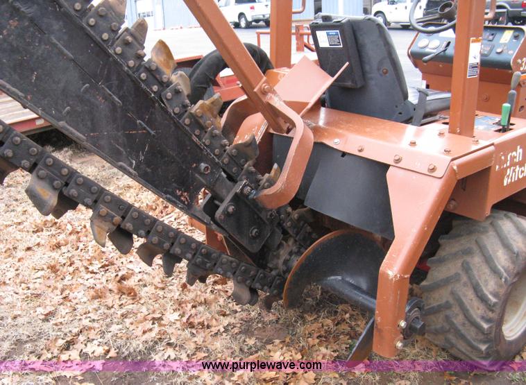 image for item 8228 2000 Ditch Witch 3700DD trencher