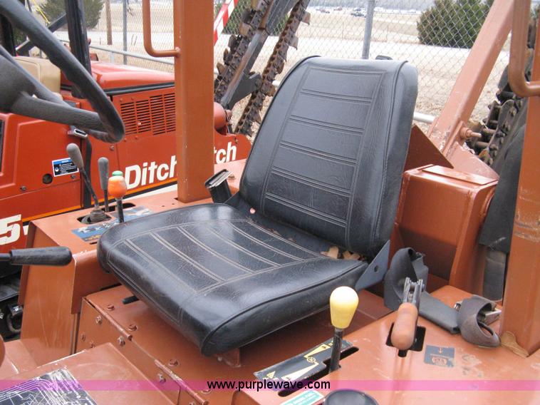 image for item 8228 2000 Ditch Witch 3700DD trencher