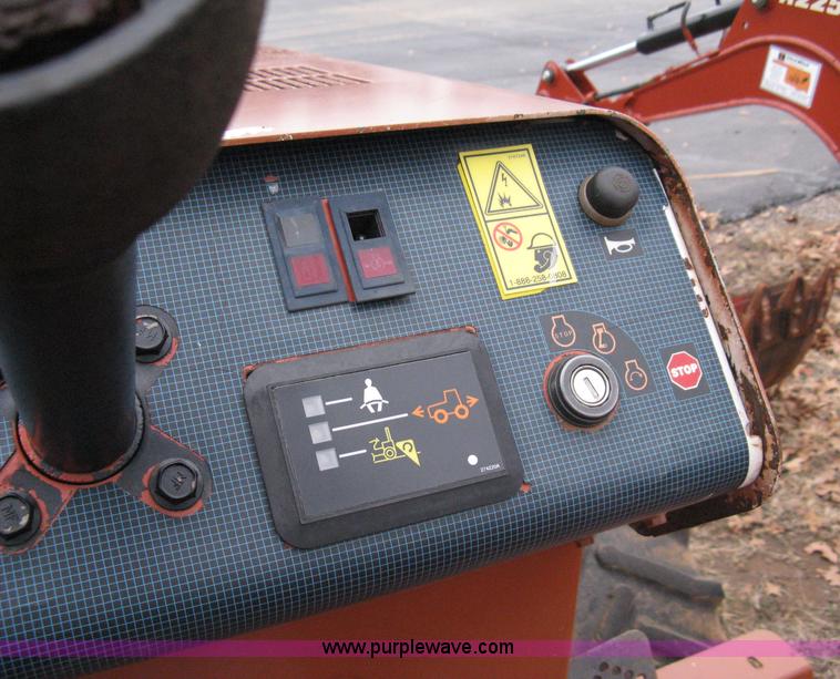 image for item 8228 2000 Ditch Witch 3700DD trencher