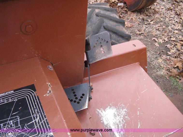 image for item 8228 2000 Ditch Witch 3700DD trencher