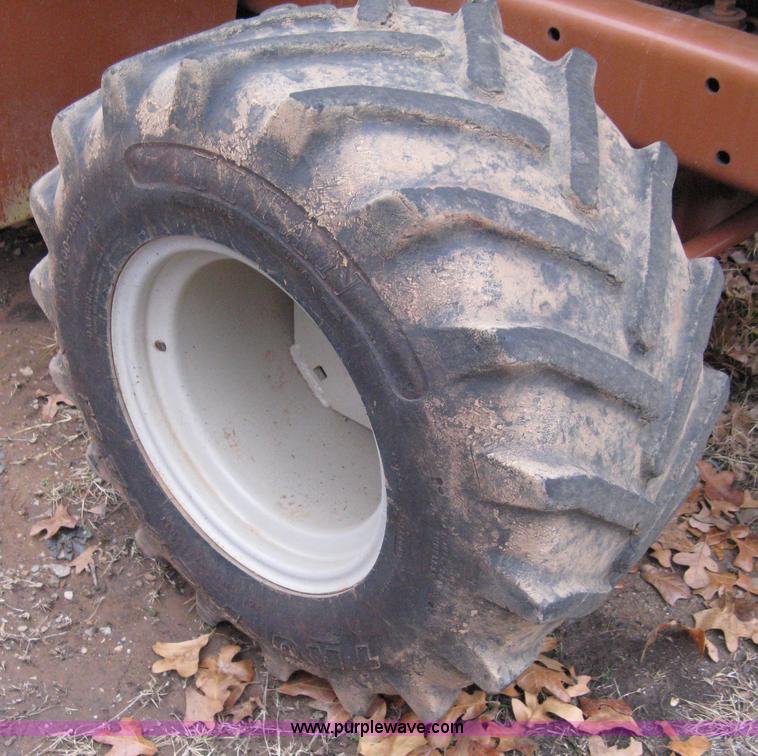 image for item 8228 2000 Ditch Witch 3700DD trencher