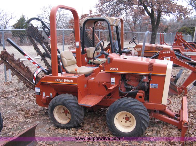 image for item 8229 1987 Ditch Witch 2310DD trencher