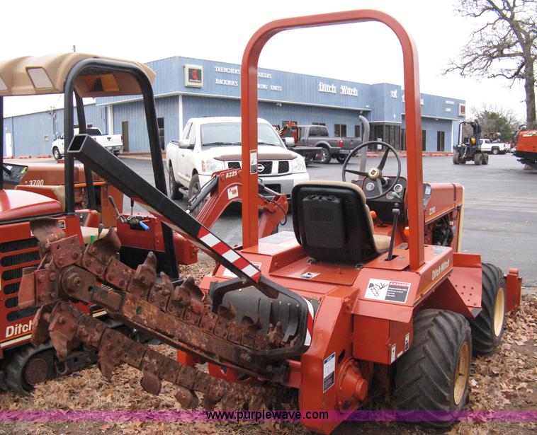 image for item 8229 1987 Ditch Witch 2310DD trencher