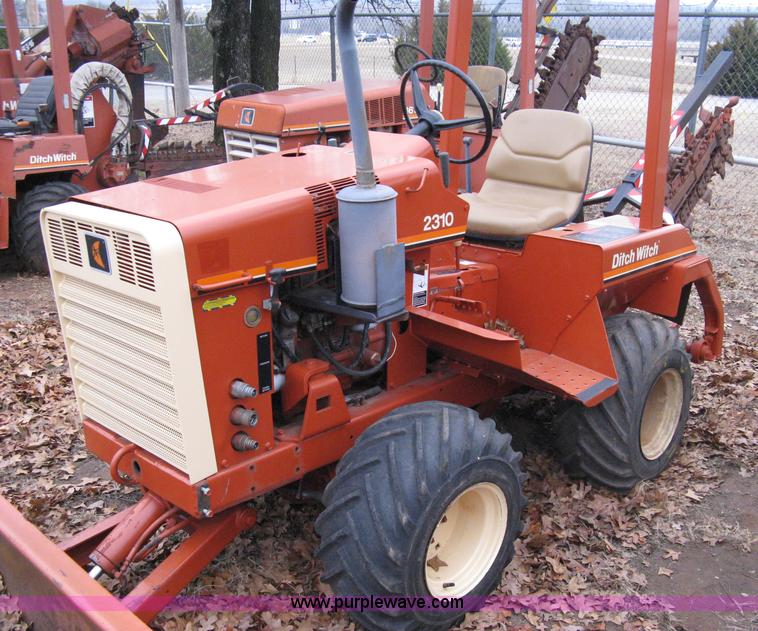image for item 8229 1987 Ditch Witch 2310DD trencher