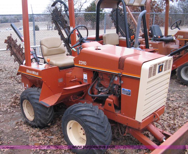 image for item 8229 1987 Ditch Witch 2310DD trencher