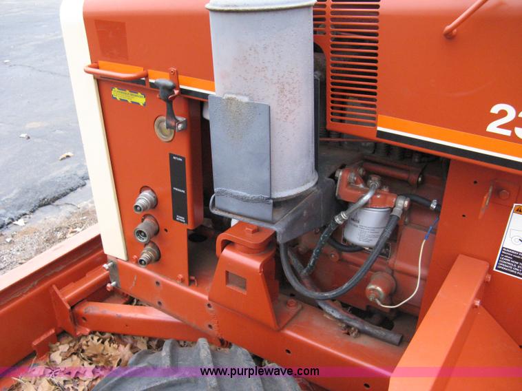 image for item 8229 1987 Ditch Witch 2310DD trencher