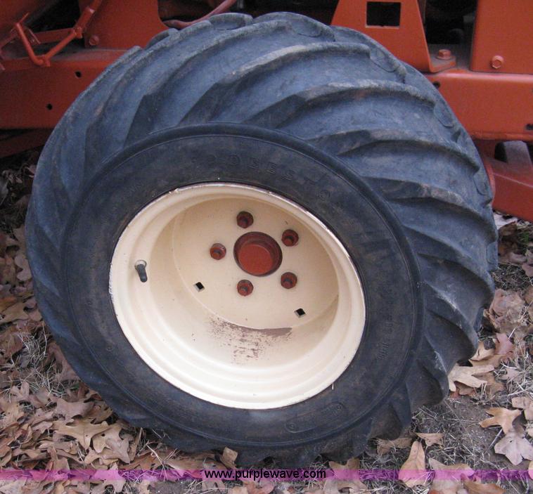 image for item 8229 1987 Ditch Witch 2310DD trencher