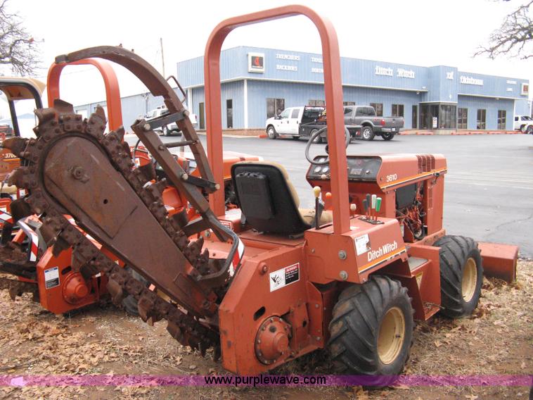 image for item 8230 1993 Ditch Witch 3610DD trencher