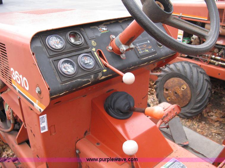 image for item 8230 1993 Ditch Witch 3610DD trencher