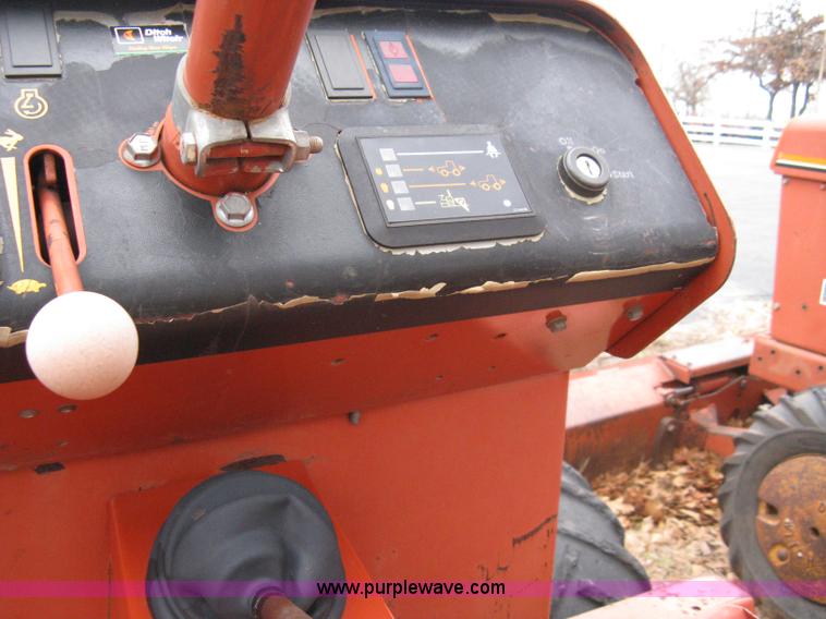 image for item 8230 1993 Ditch Witch 3610DD trencher