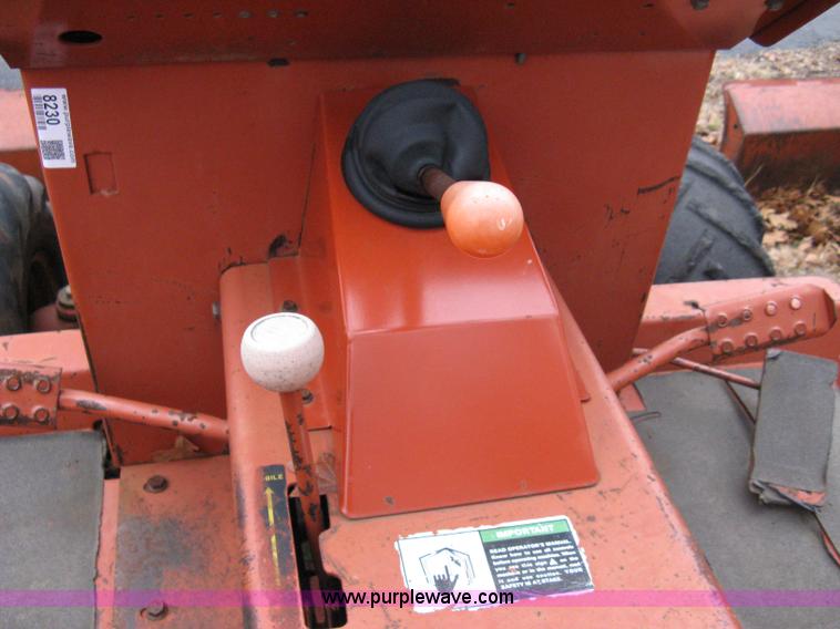 image for item 8230 1993 Ditch Witch 3610DD trencher