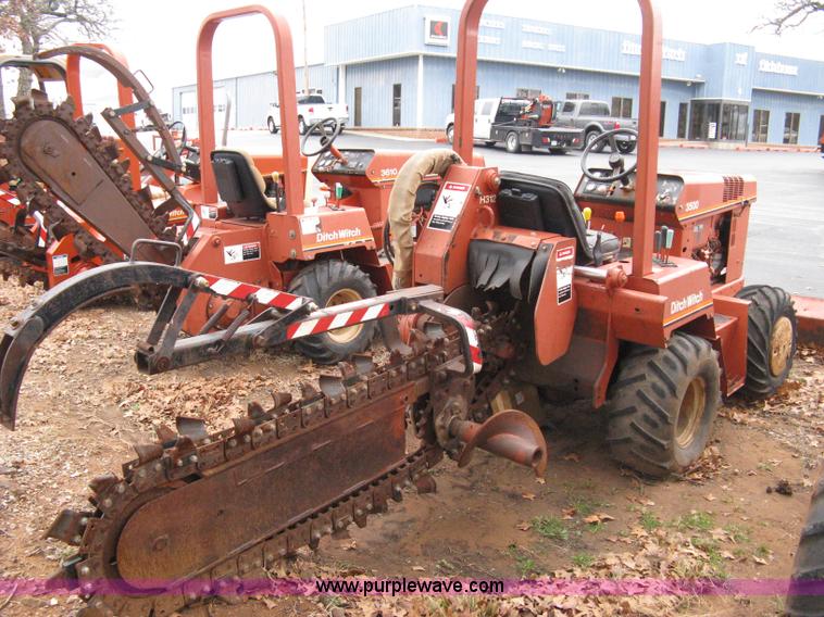 image for item 8231 1994 Ditch Witch 3500 DD trencher