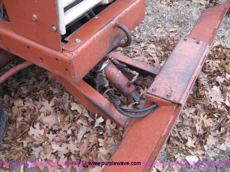 image for item 8231 1994 Ditch Witch 3500 DD trencher