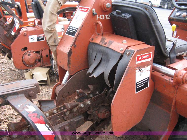 image for item 8231 1994 Ditch Witch 3500 DD trencher