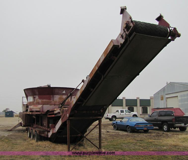 image for item 8385 Olathe Pro Grind 5000 tub grinder