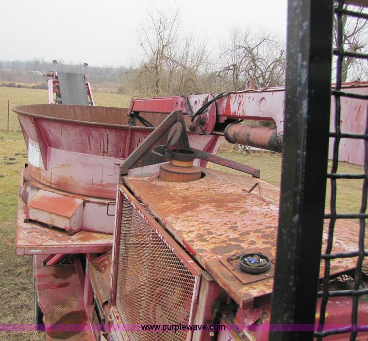 image for item 8385 Olathe Pro Grind 5000 tub grinder