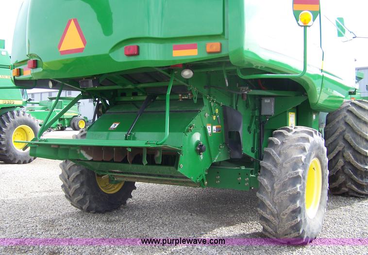 image for item 9283 2006 John Deere 9760 STS combine
