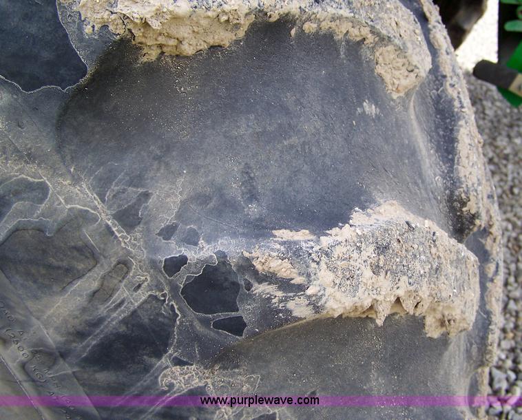 image for item 9283 2006 John Deere 9760 STS combine