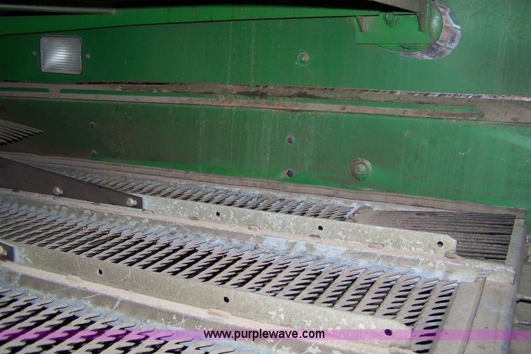 image for item 9283 2006 John Deere 9760 STS combine