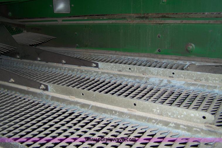 image for item 9283 2006 John Deere 9760 STS combine