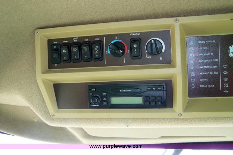 image for item 9283 2006 John Deere 9760 STS combine